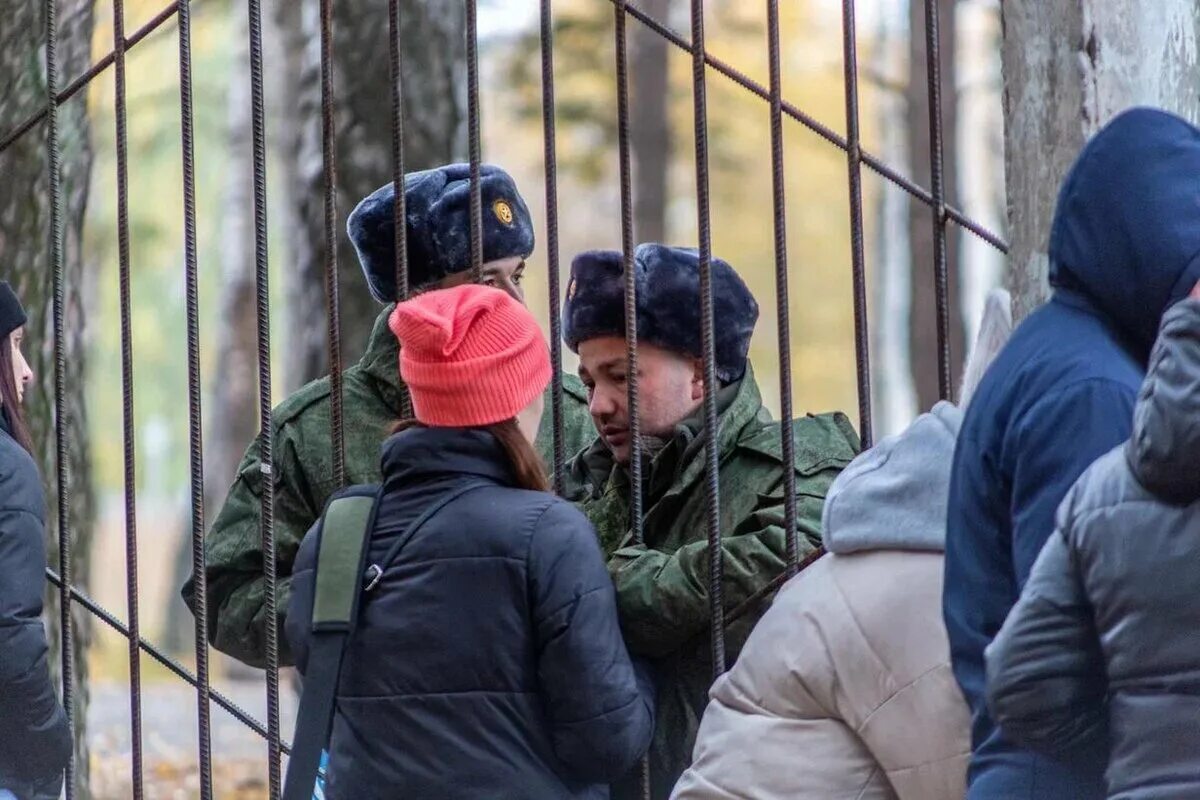 Мобилизованные два года. Мобилизация новосибирск. мобилизованные в новосибирске фото. мобилизация фото со сборов. новосибирск палаточный лагерь мобилизация.