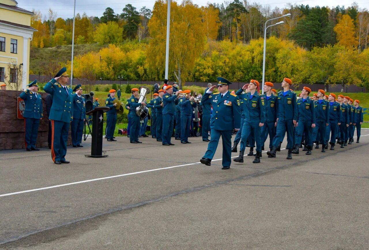 Сайт мчс железногорск красноярского. Железногорск Красноярский край Академия МЧС. Сибирская пожарно-спасательная Академия ГПС МЧС Г Железногорск. СПСА Академия МЧС Железногорск. Сибирская Академия МЧС курсанты.