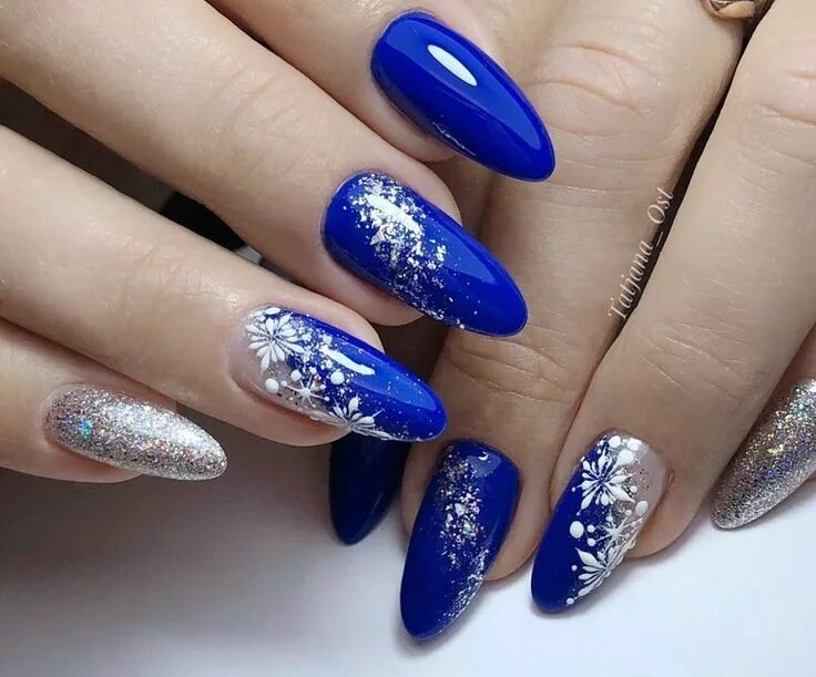 Elegant navy blue nail colors and designs for a Super Elegant Look Stylish nails