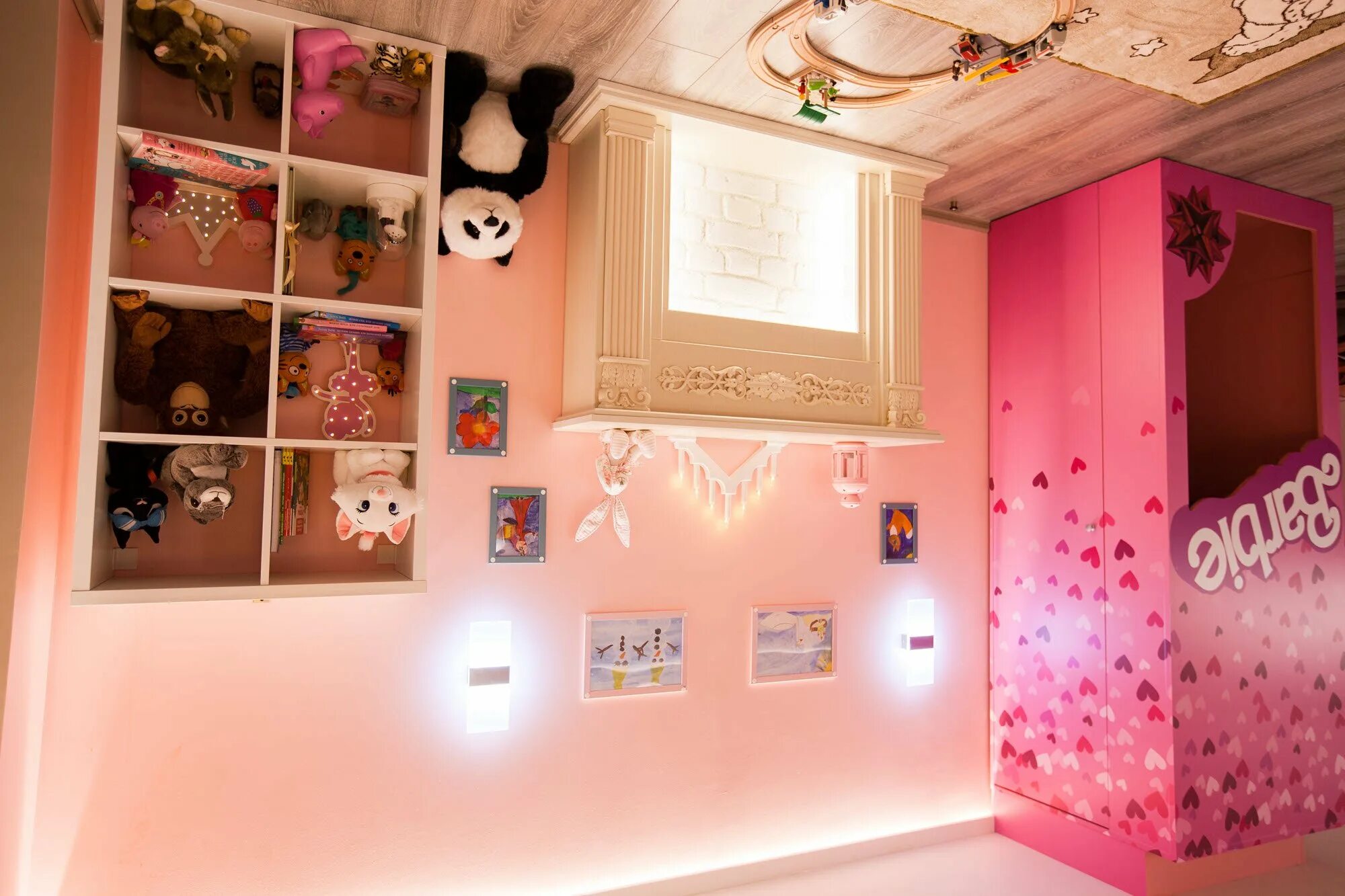 Музей на арбате дом вверх дном. Музей перевернутый дом на вднх. Дом перевертыш в кабардинке. Музей дом вверх дном. Дом вверх дном нижний новгород.