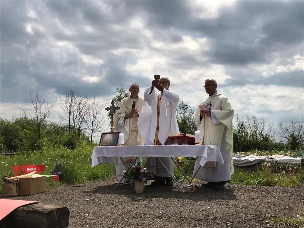 Белосток одесский район. Село Белосток Томская область. Белосток Омская область. Богов Антоний Томск. Католики Томск.