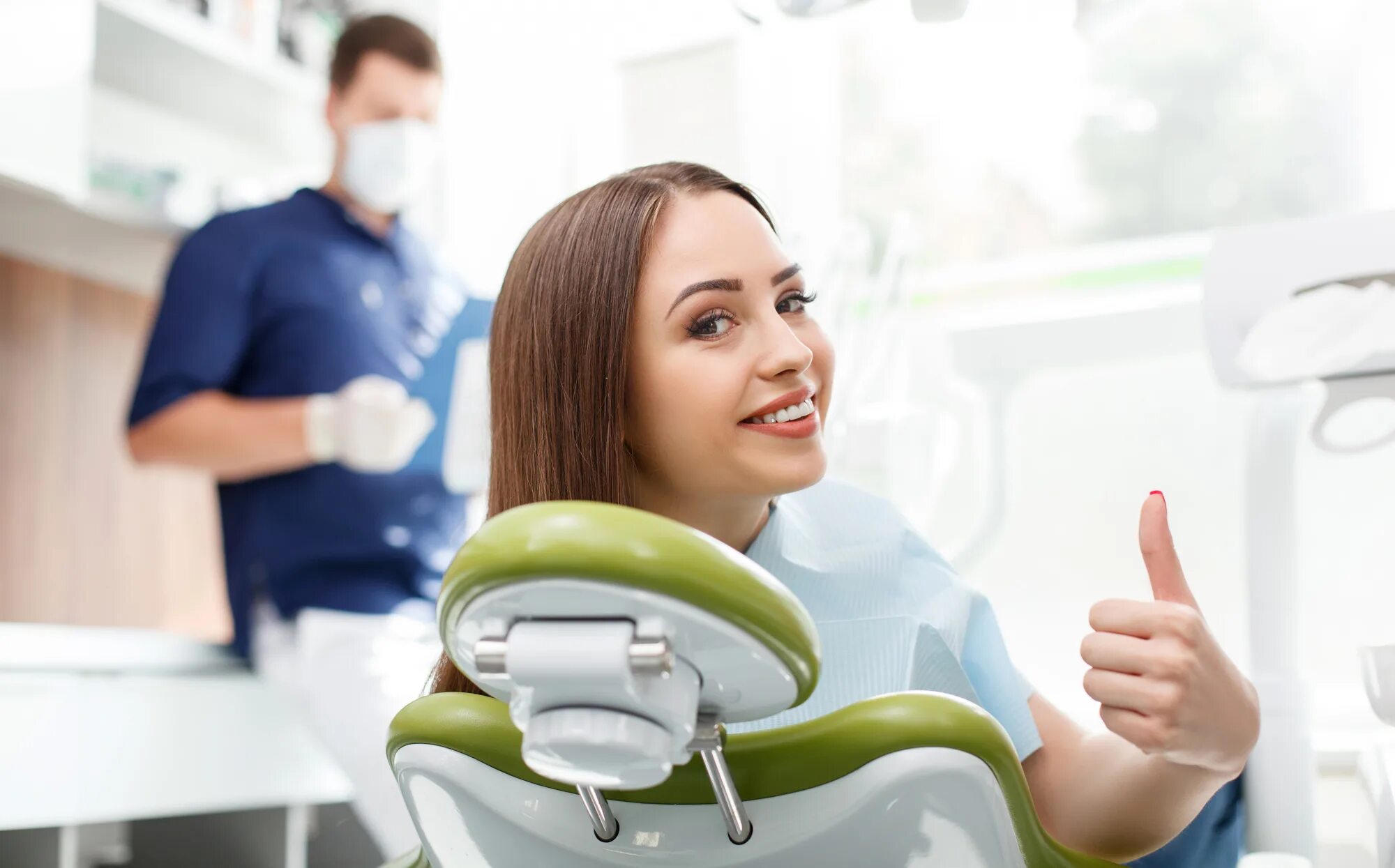 Стоматолог завьялово. Сайт стоматологии. Счастливый пациент стоматолога. Стоматология девушка. Пациент в стоматологическом кресле.