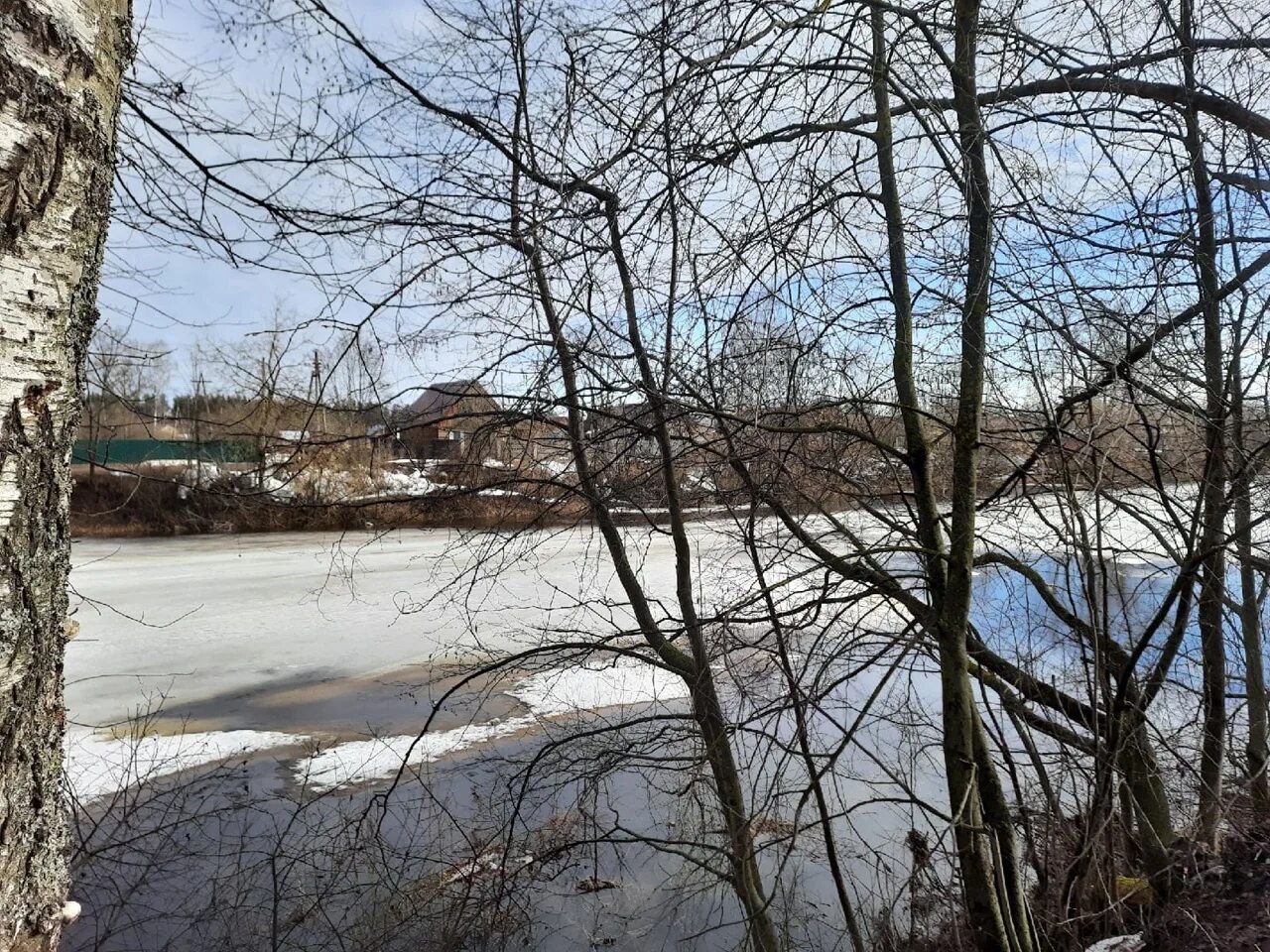 Половодье. Весенний паводок. Река Вологда наводнение. Половодье Восток Вологда. Уровень воды в реке вологда сегодня