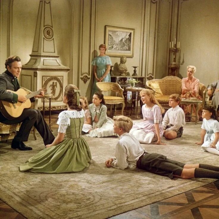 Звуки музыки 1965. The sound of people. Sound. Звуки музыки кадры. My favourite things julie andrews.