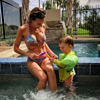 Samantha Busch no Twitter: "Cheers to popsicles 🥂 https://t.co/rMWLHf...