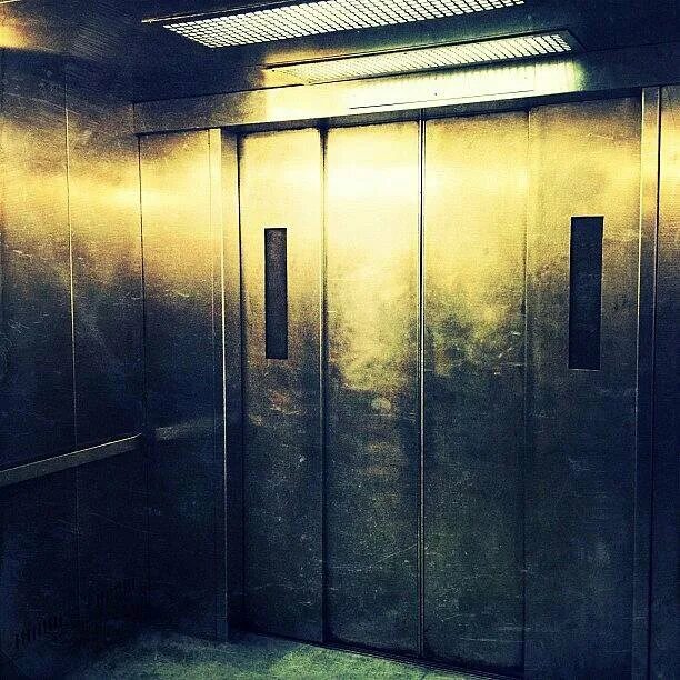 любимый лифте