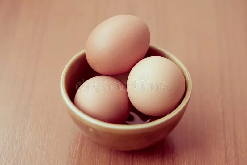 Третье яичко. 3 Яичка. Три яйца фото.