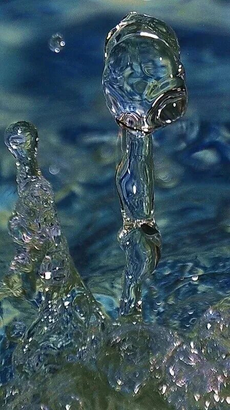 Живая вода. Открытки с водой. Живая вода картинки. Живая капля воды. Источник вода нижний