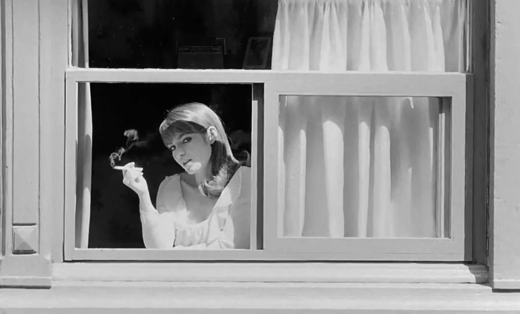 Inside looking out. Inside looking out. Outside picture. Пробел табуляция мем кремниевая долина. Inside looking out.