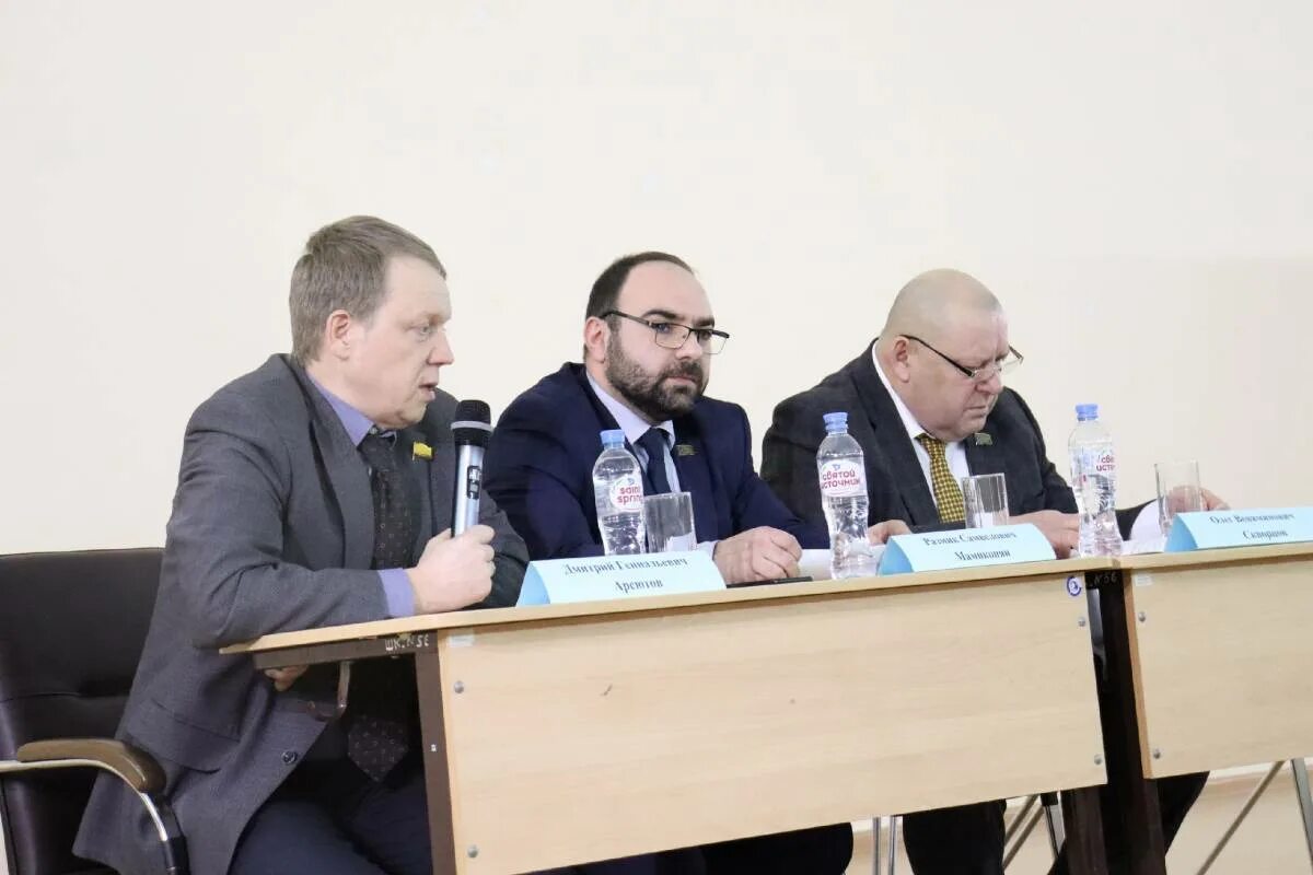 Депутат отчитался. Фото депутатов. депутат. депутат карпов чебоксары. депутаты единой россии.