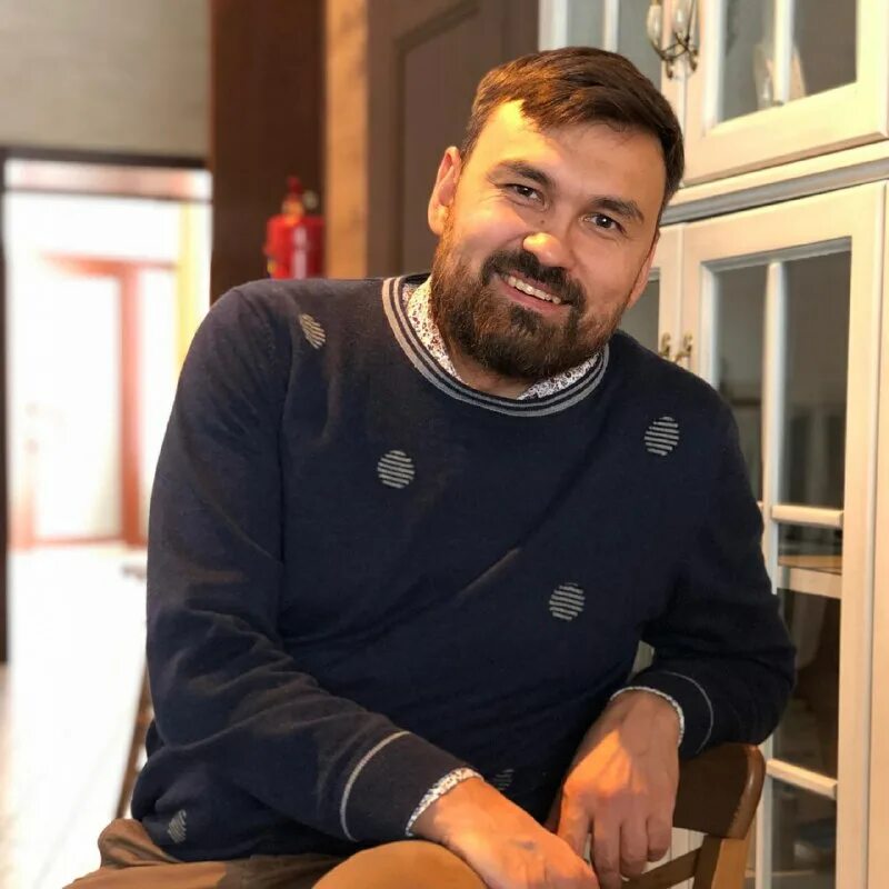 Корень психотерапевт. Психотерапевт марата. Психотерапевт марат феликсович. Психотерапевт марата. Шафигуллин доктор гипнотерапия.