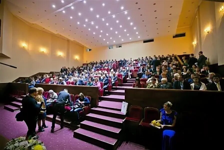 Театр бугуруслан. Бугурусланский драмтеатр. театр драмы бугуруслан. бугурусланский драматический театр имени гоголя. оренбургская область город бугуруслан драматический театр.