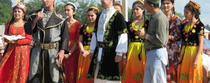 Уйгуры столица. Уйгурки уйгуры внешность. Уйгуры кто они и откуда. Нация уйгурки. Нация уйгуры.