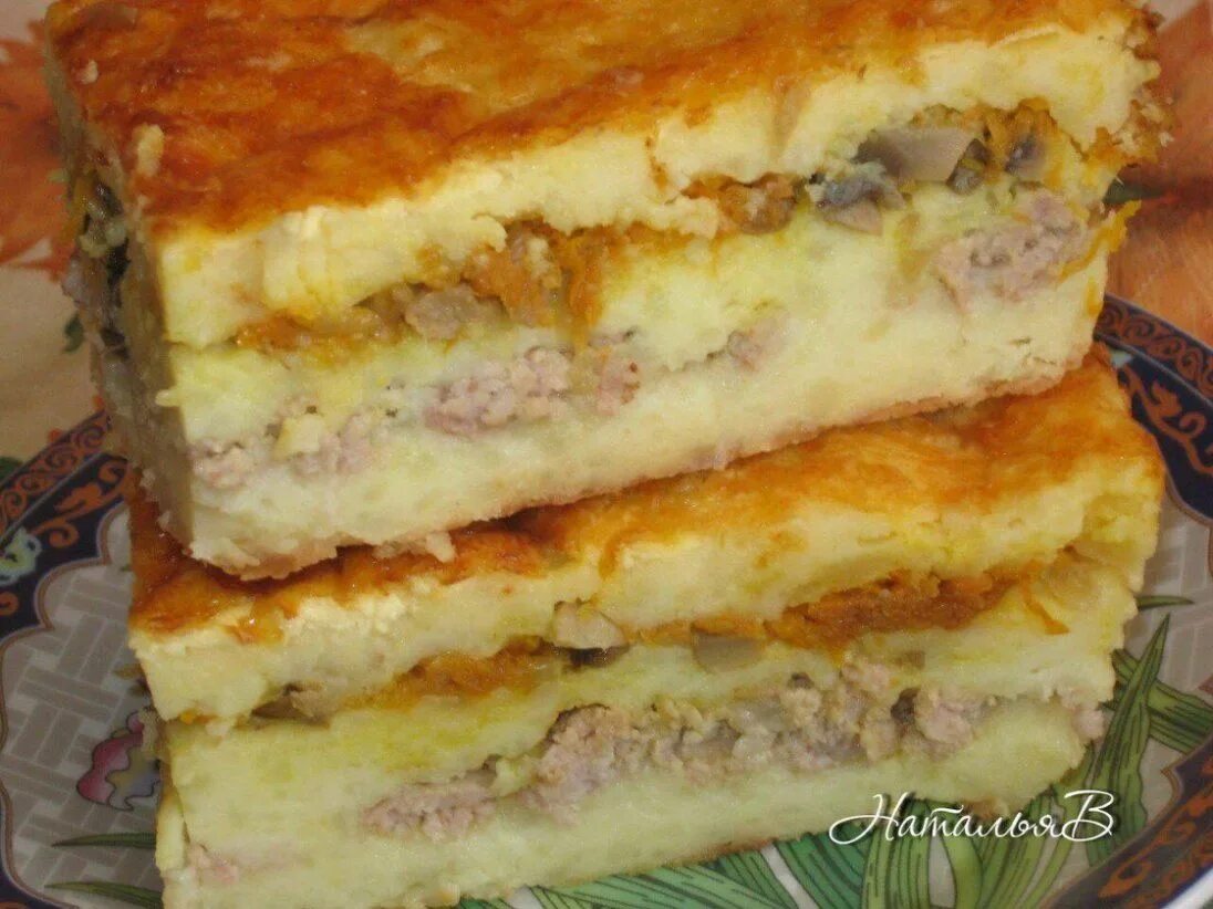 Запеканка с картофелем и мясом. Запеканка картофельная свели. Картофельная запеканка в форме. Картофельная запеканка с панировочными сухарями. Запеканка слоями с картошкой.