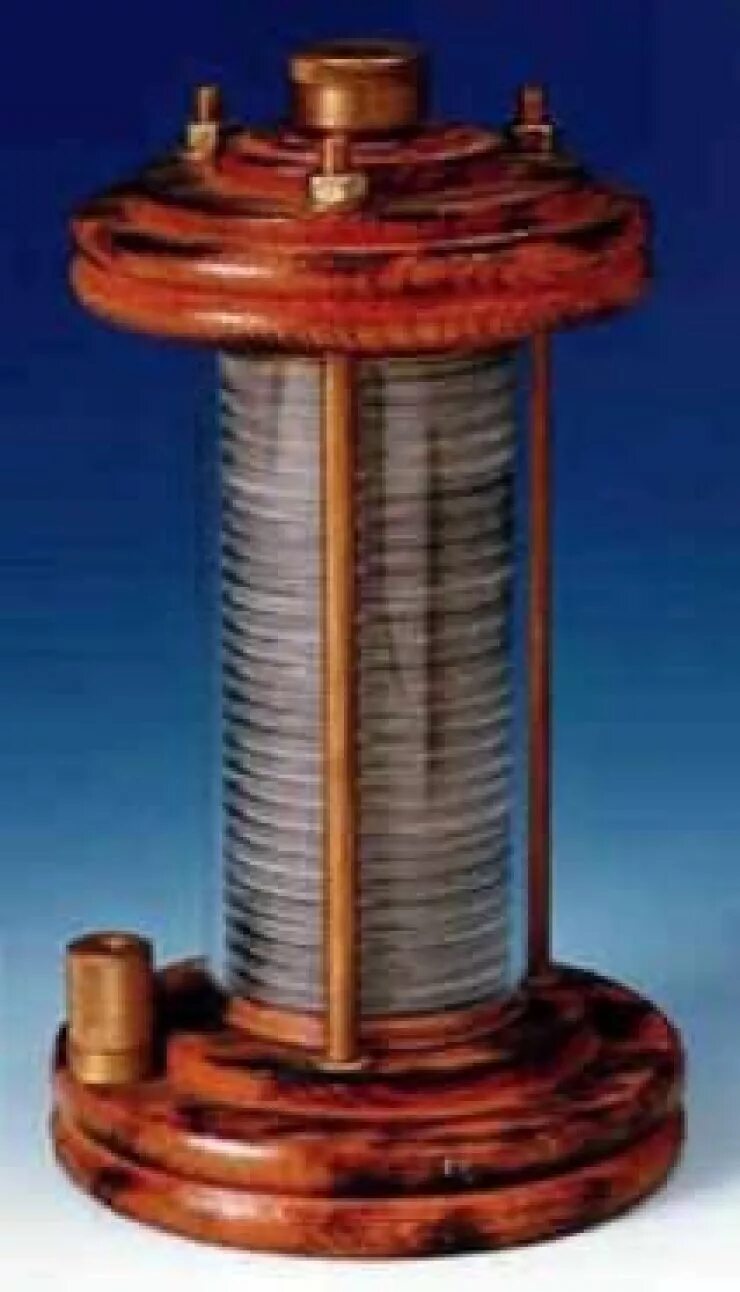 Алессандро вольта вольтов столб. 1800: Электрическая батарея: Алессандро вольта. Первая батарейка Алессандро вольта. Гальванический элемент Алессандро вольта. First battery