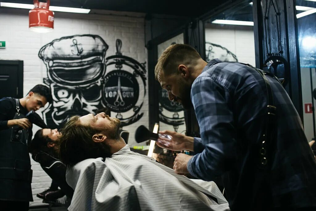 Barbershop тейково. ТОПГУН барбершоп Москва. TOPGUN салон барбершоп.