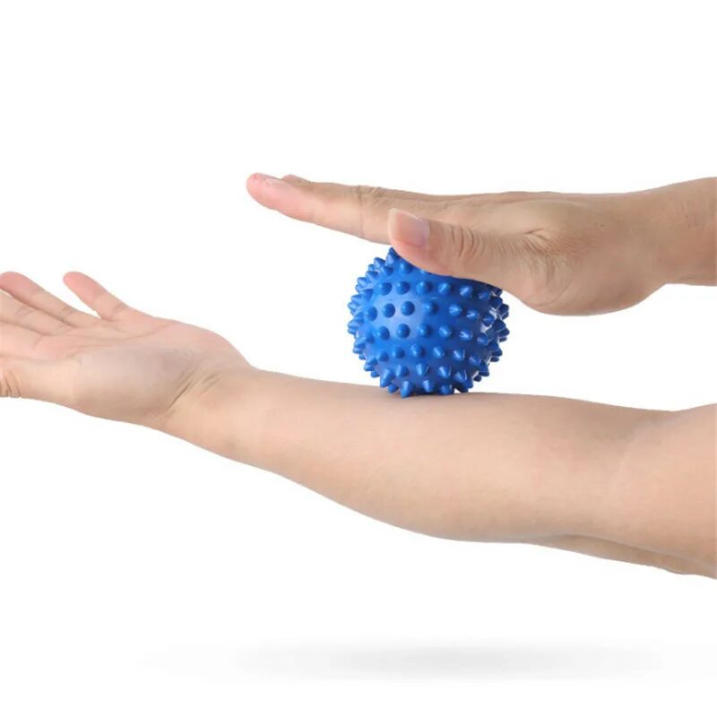 Массажный мяч компании Trigger point. Массажный мяч massage Roller. Массажный мячик для рук. Шарики для массажа.