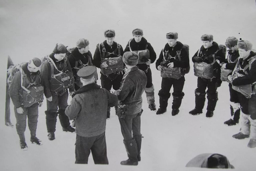 Первый отряд советских космонавтов. Первый отряд Космонавтов 1960. Гагарин в отряде Космонавтов 1960. Отбор Космонавтов 1961.