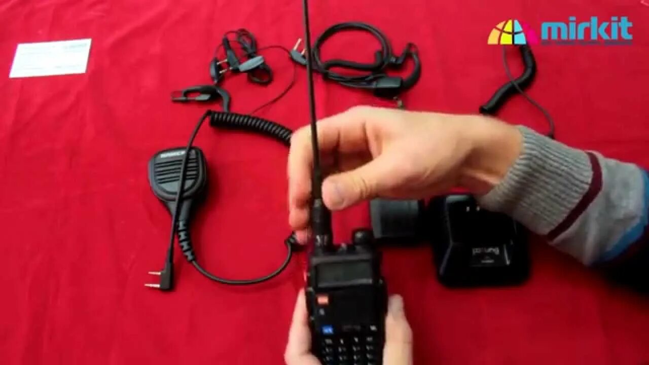 Рации баофенг какую выбрать. Баофенг uv-5r тангента. наушники baofeng uv5r. baufeng uv5r расширение диапазона. рация baofeng uv-5r автомобильное зарядное устройство.