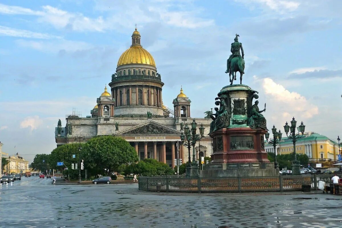 Чем наиболее известен санкт петербург. Исакиевский србор в Санк питербурге. Санк Петербург Исаковский сорбор.