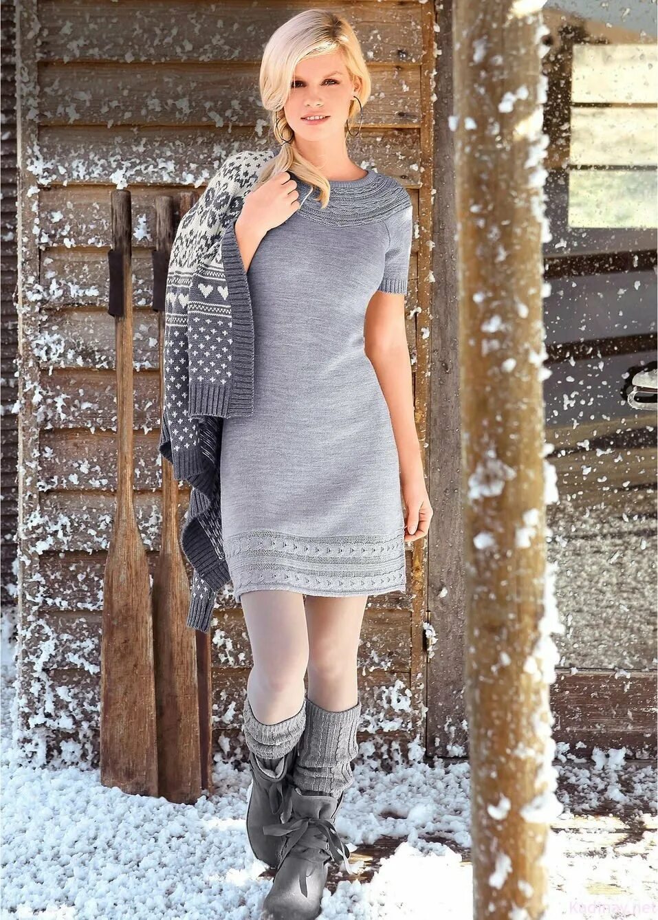 модные трикотажные платья. платье свитер. длинное теплое платье. трикотажное платье с чем носить зимой. платье зимой.