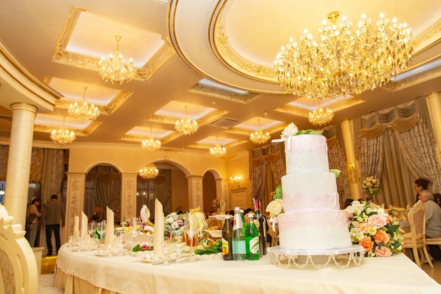 Парк родник пятигорск. Сити холл пятигорск парк родник. Ресторан макс пятигорск. Банкетные залы пятигорск. Банкетный зал гермес пятигорск.