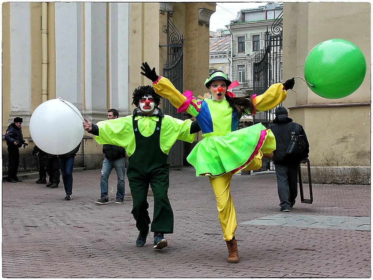смешной фестиваль. веселые акробаты. мачу пикчу селфи. юмор про акробатов. самые необычные свадьбы.