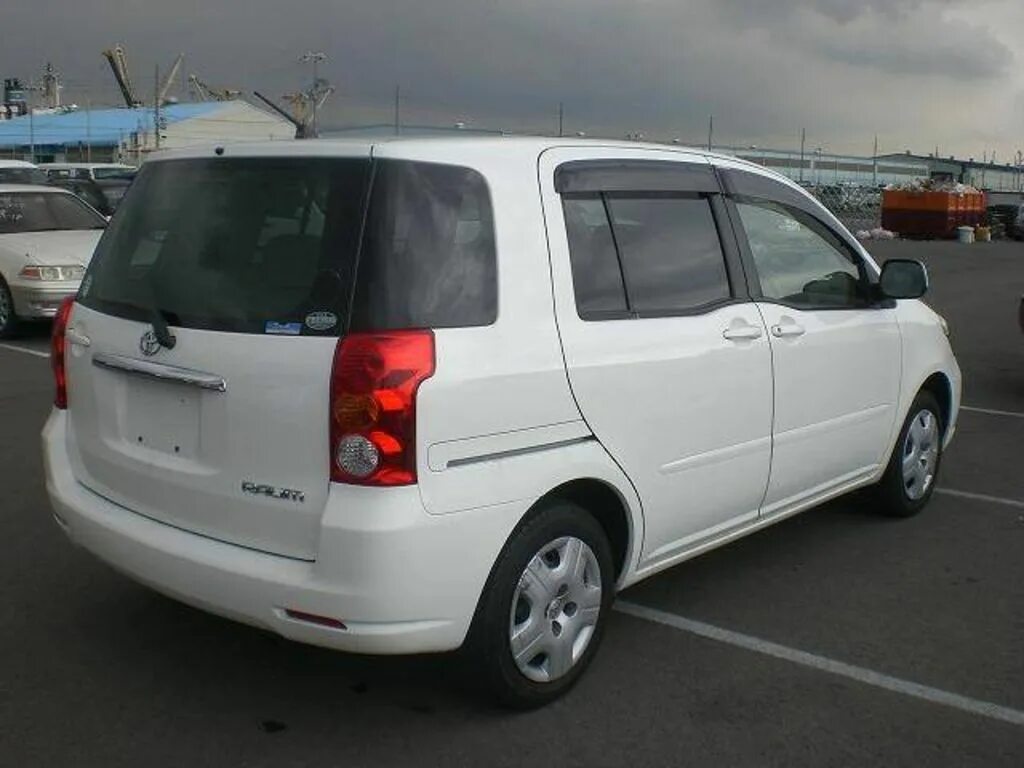 Toyota raum 2010. Комплектации тойота раум. Toyota raum 2007. Тойота раум год выпуска. Тойота раум год выпуска.