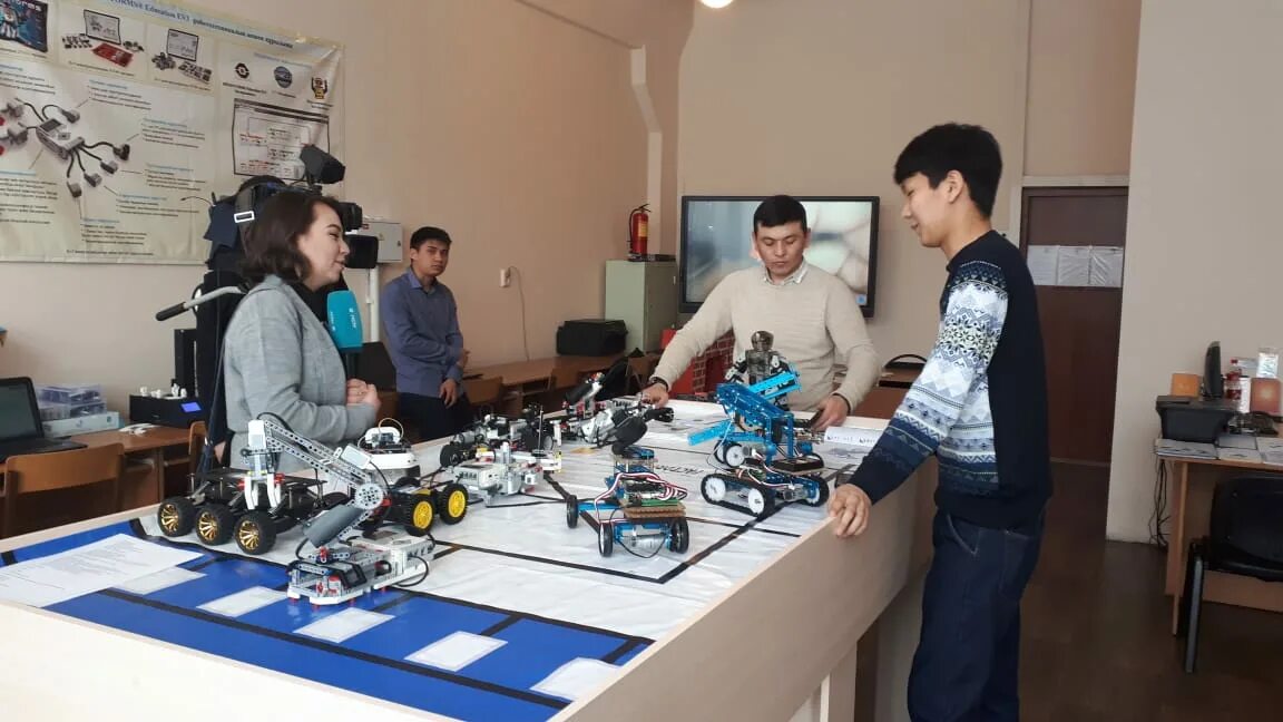 Dcs operator science. Склизков двфу. Лондонское метро подземные переходы. Курсы it специалистов. Train specialists.