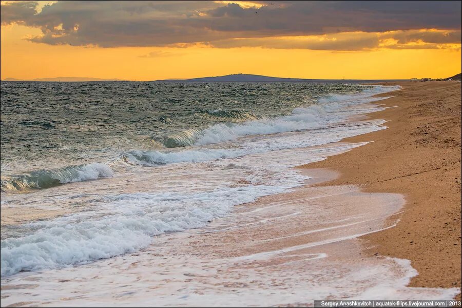 золотой песок прибой. золотой песок. золотой песок прибой. песчаное море. золотой песок прибой.