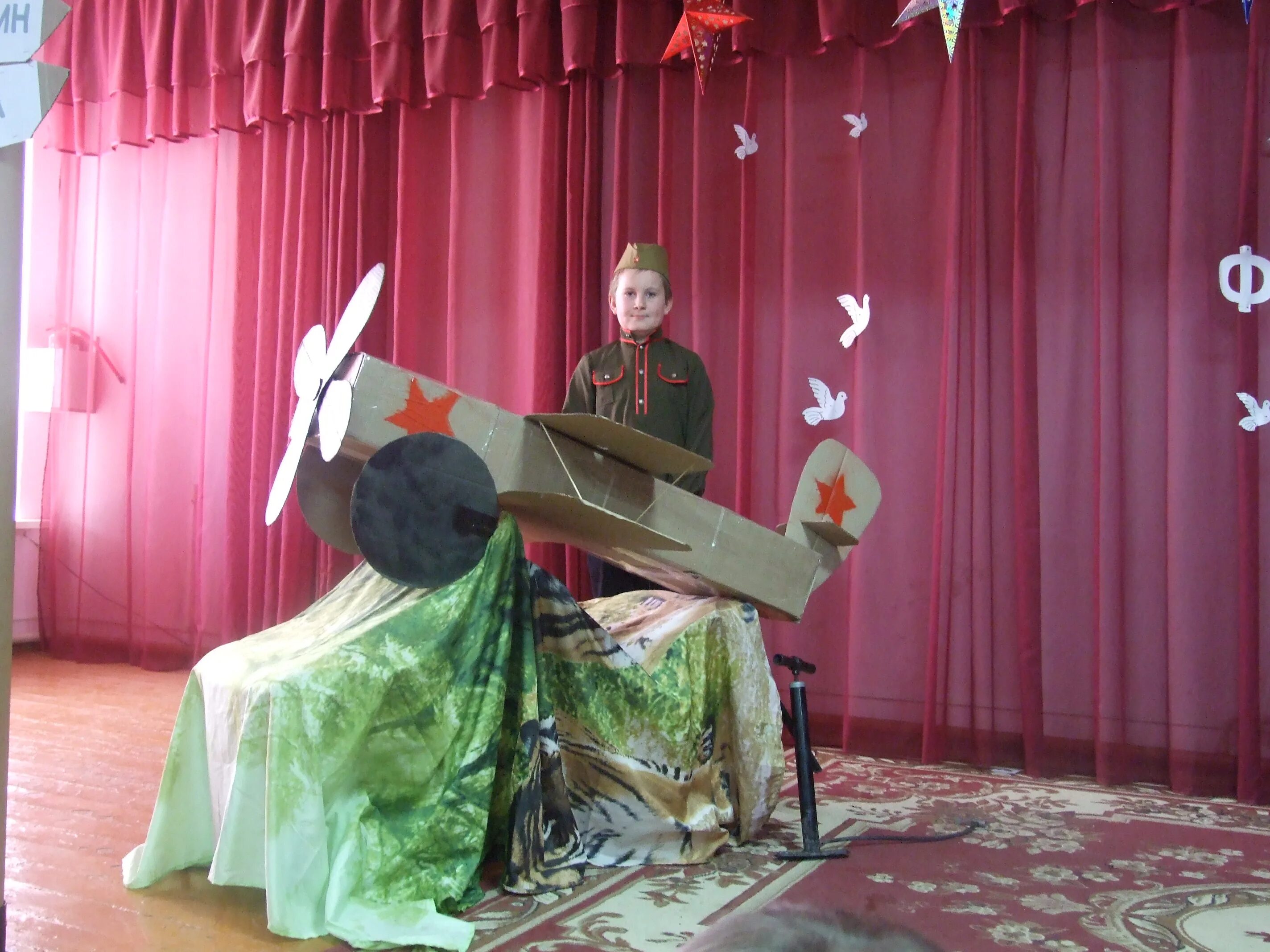 инсценировка шуточных песен. русская народная песенка семечки в детском саду. чистушки. школьная сценка 8 марта. инсценировка шуточных песен.