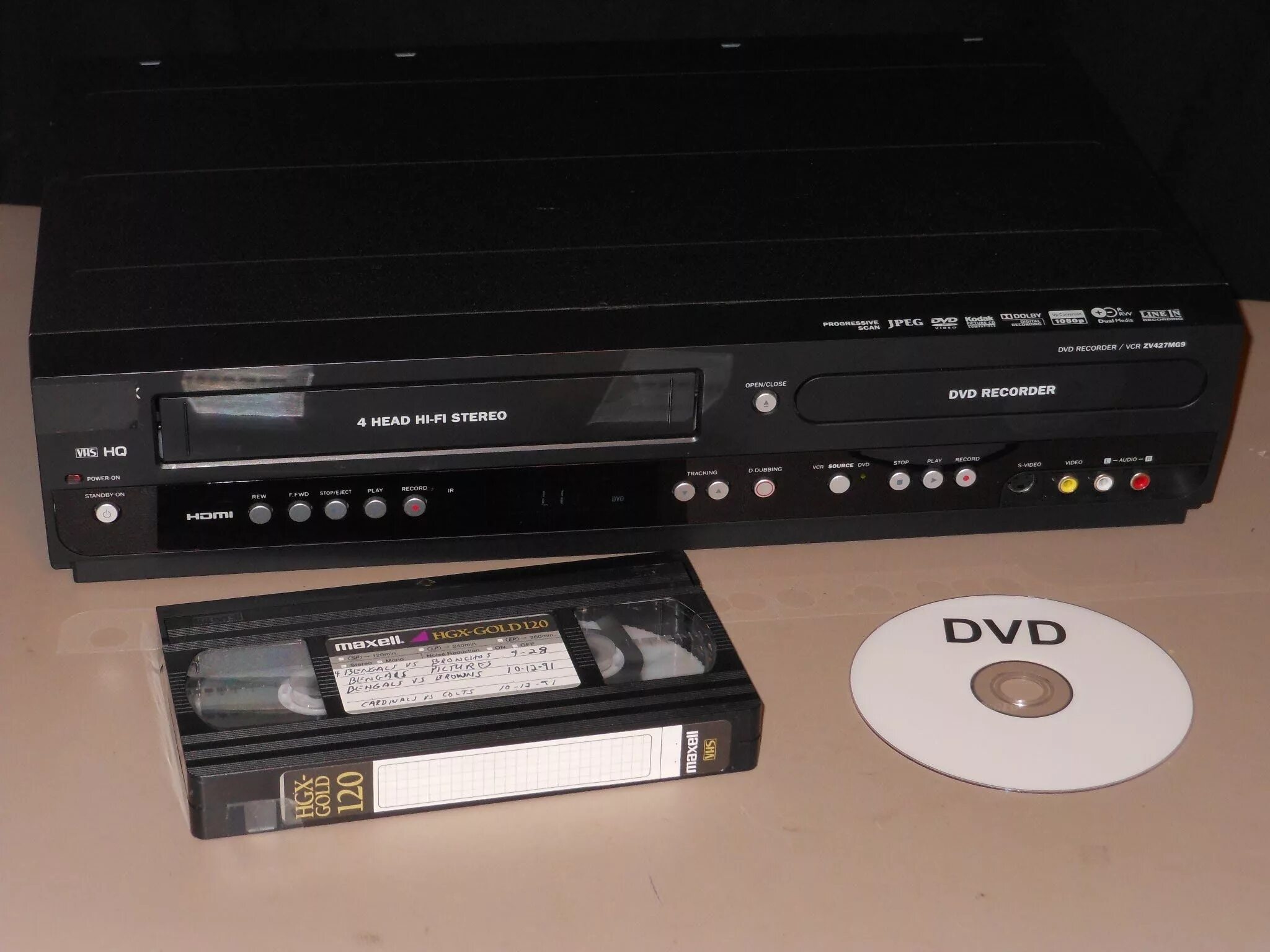 Кассеты для видеомагнитофона. Sony VHS DVD Combo. DVD+VHS Sony 920. DVD проигрыватель VHS С двумя кассетами. Видеомагнитофон Supra.