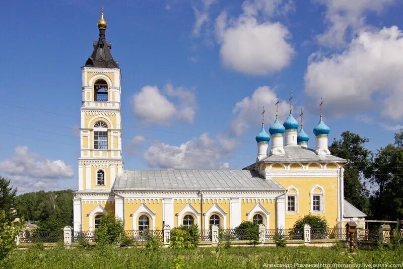 Казанская церковь лакинск. Церковь в лакинске владимирской области. Церковь казанской иконы божией матери лакинск. Имение «ундол» владимирская область. Ундол лакинск.