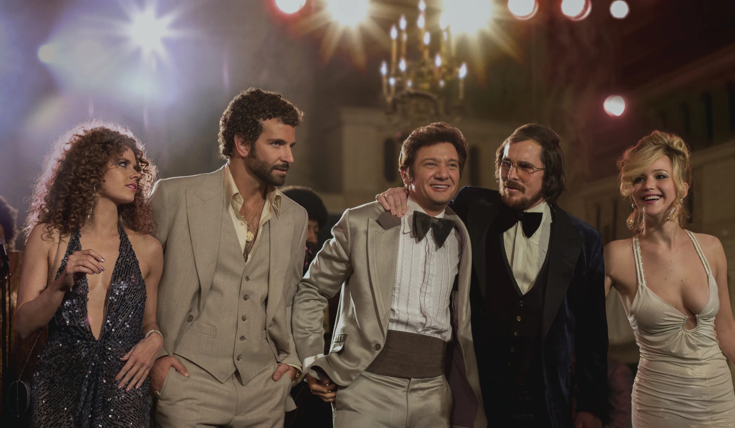 Комедия миллион. Афера по-американски American Hustle 2013. Эми Адамс афера по-американски. Афера по-американски 2013 Брэдли Купер.