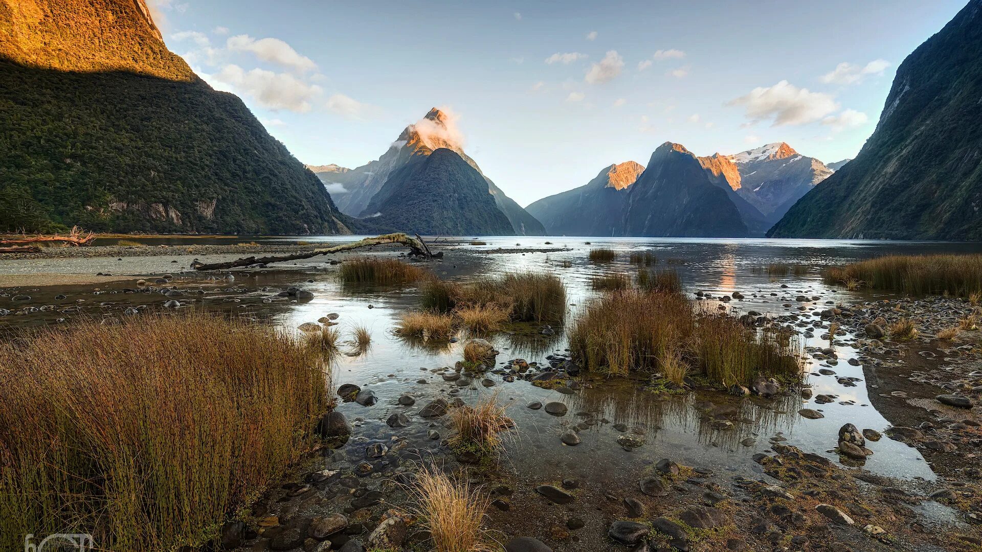 New zealand national. Национальный парк Фьордленд. Национальный парк Фьордленд, Южный остров, новая Зеландия. Фьорд Милфорд-саунд в новой Зеландии. Национальные парки * Фьордленд в новой Зеландии..