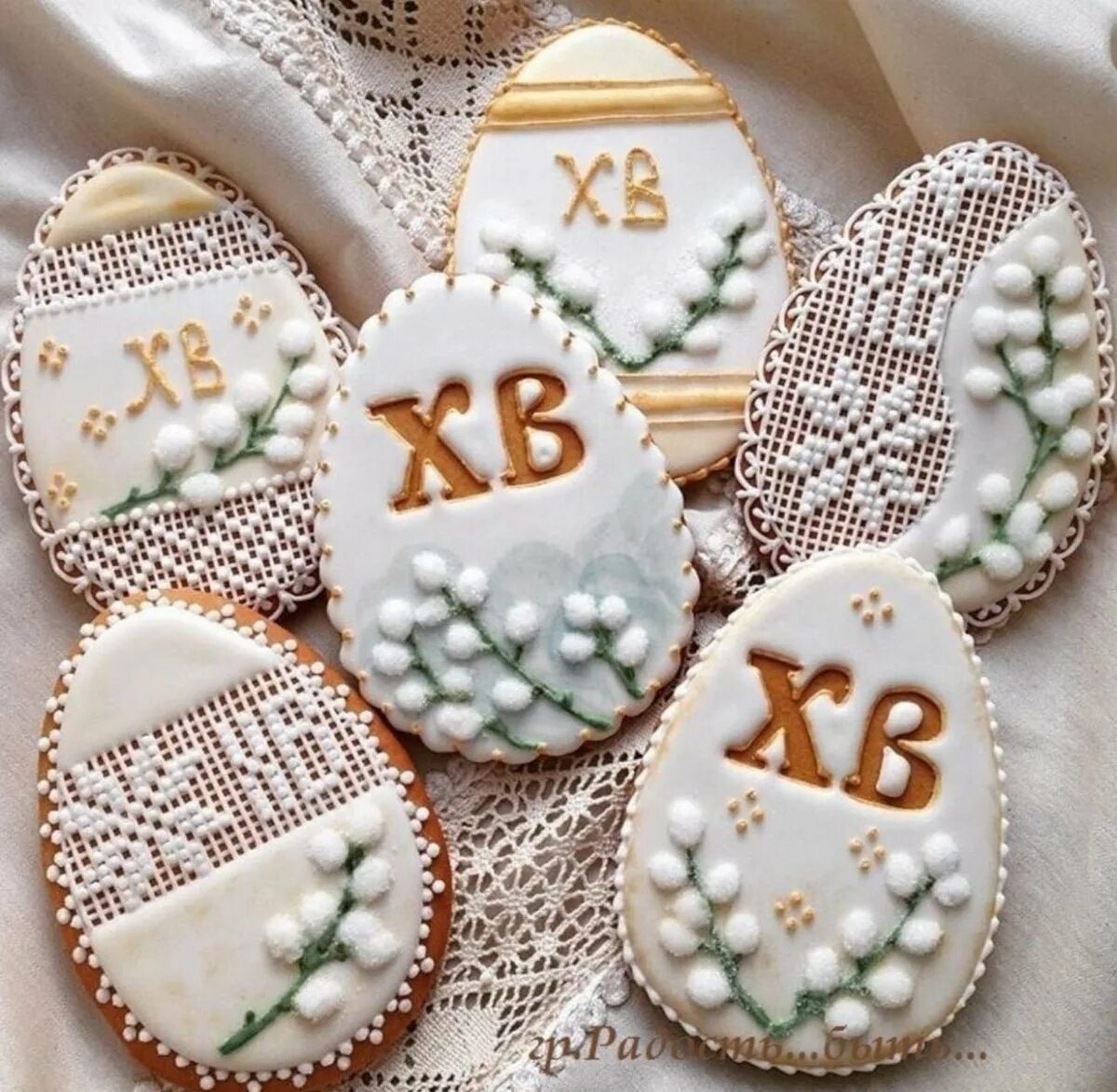 Имбирные пряники на пасху. Айсинг пасхальные пряники. Имбирные пряники на пасху. Имбирные пряники яйца к пасхе. Пряник пасхальный курочка ряба.