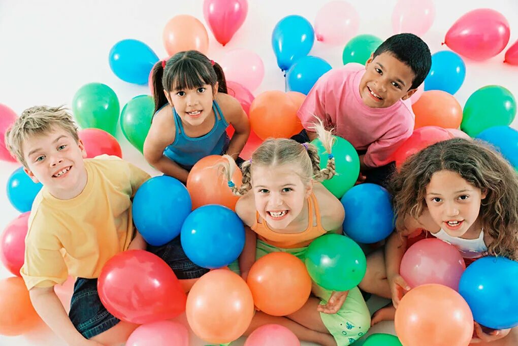 Игры на день защиты детей. Дети праздник. Дети с воздушными шарами. Дети с воздушными шариками. Воздушный шар для детей.