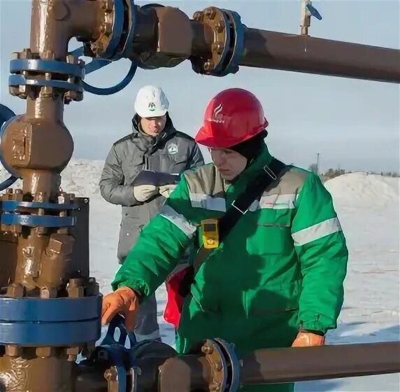Зарплата оператора добычи нефти. Оператор по добыче нефти. оператор по добыче нефти и газа татнефть. оператор по добыче нефти и газа башнефть. оператор по цементажу скважин.