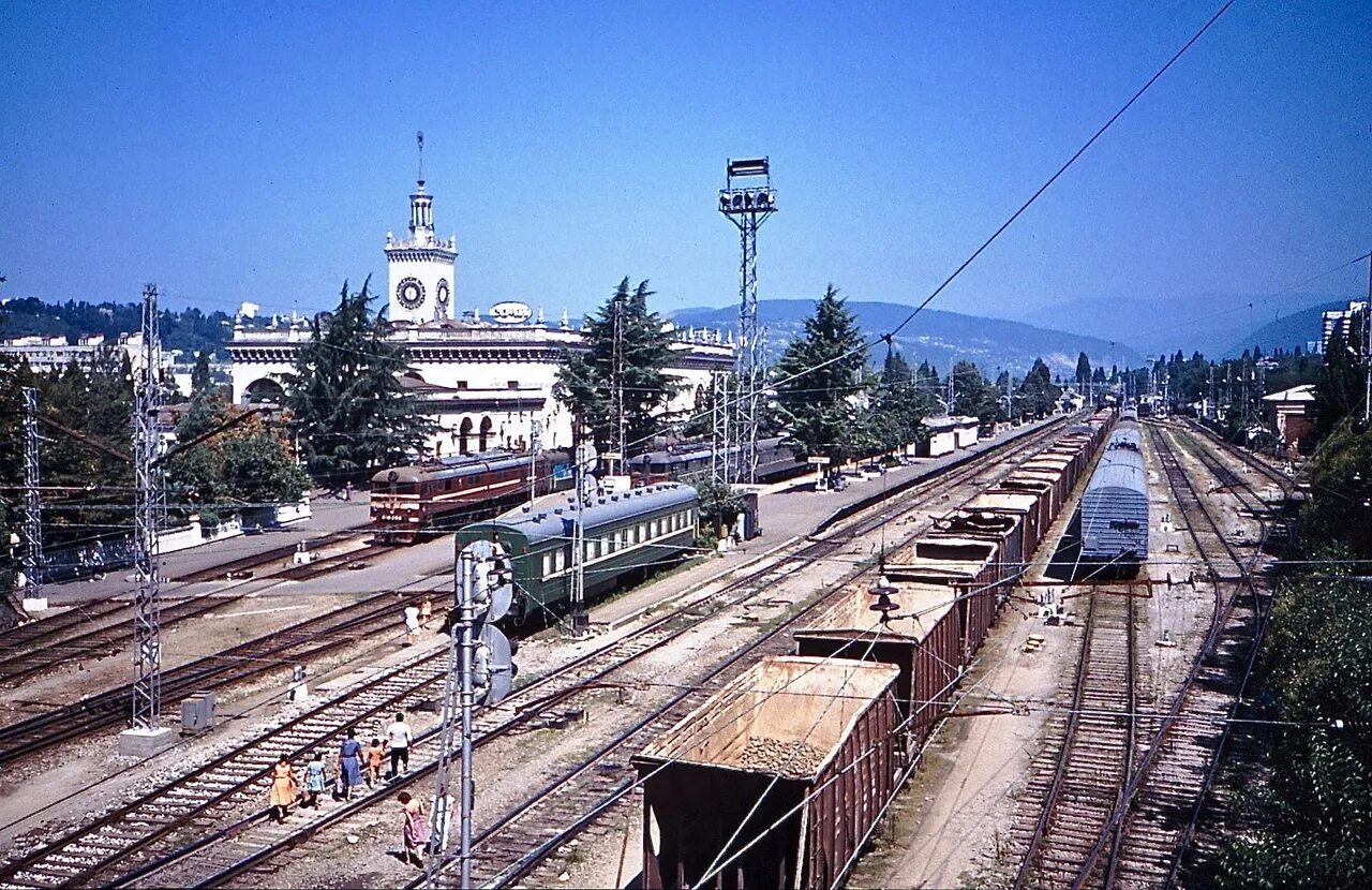 1989 железная дорога. Сочи (станция). ЖД СССР фото.