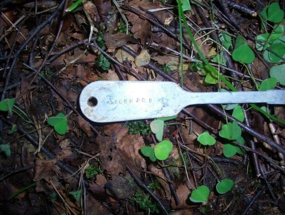 стамеска инструмент. разные молотки. молоток кованый с деревянной ручкой 200г on. набор молотков слесарных. скальный кирка молоток.