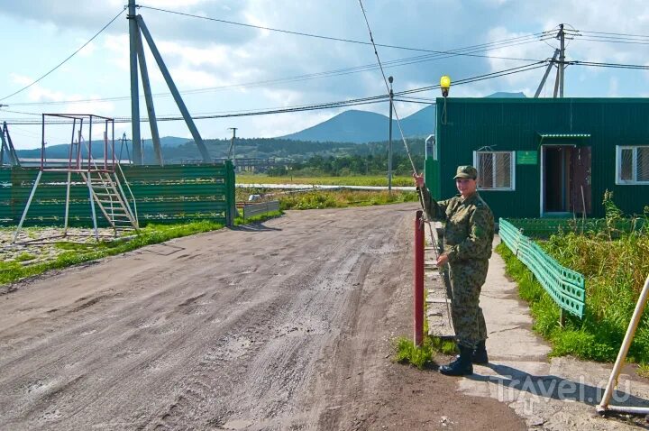 Кунашир горячий пляж. Южно курильск остров кунашир пограничная застава. остров итуруп пограничная застава.