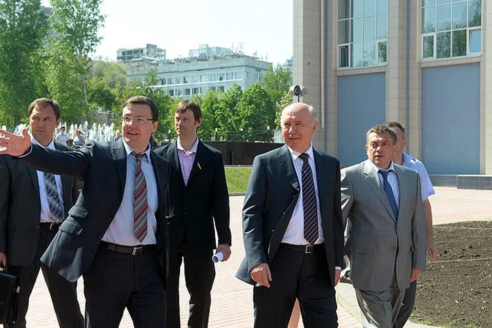 Азаров новости самара отставка. Азаров губернатор самарской области арестован. кандидаты на пост губернатора самарской области. охрана губернатора самарской области. николай мерлушкин набережные челны.