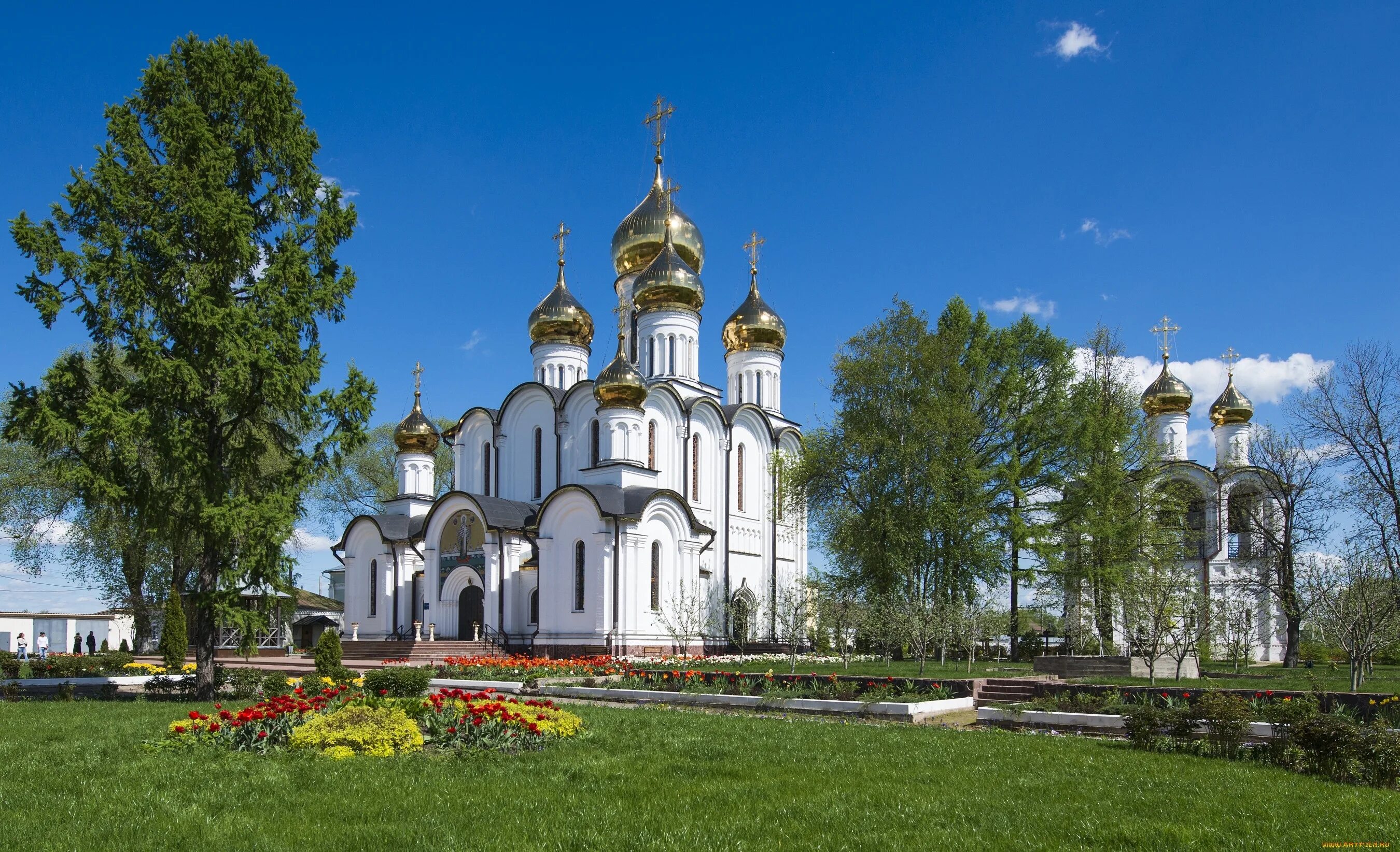 Православный рабочий стол. Николо-Угрешский монастырь. Сергиева Лавра монастырь лето 2023. Лавра Украина Белокаменная Церковь.