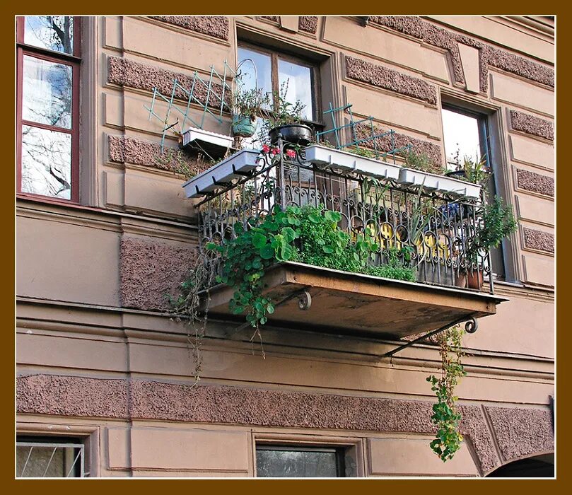 старинный балкон. петербургский балкон. Balcone санкт петербург. старый фонд петербург балкон. балкон модерн.