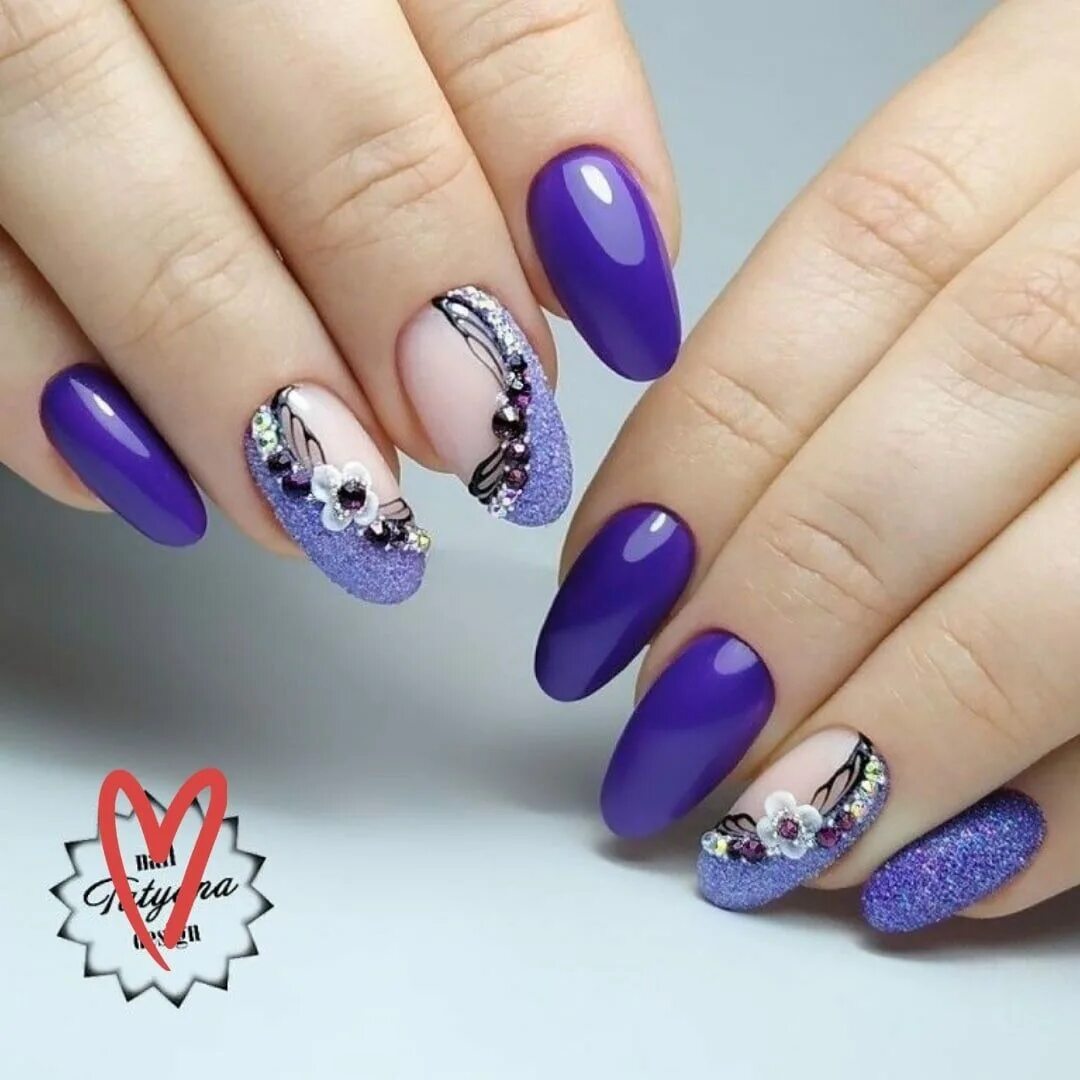 Дизайн ногтей на март месяц. Фиолетовые ногти. Сиреневые ногти. Маникюр в сиреневых тонах. Красивый фиолетовый маникюр.