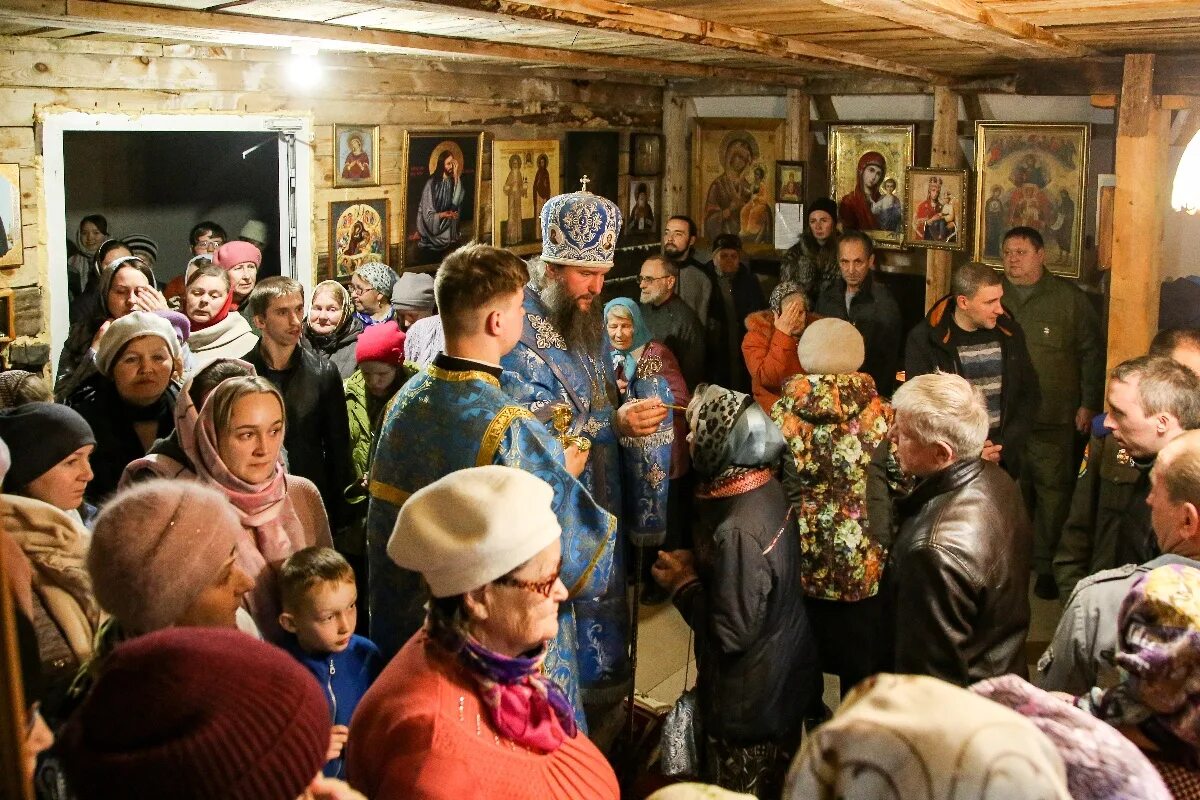 Погода в баранчинском на 10 дней точный. Покровская Церковь Баранчинский. Баранчинский Свердловская область храм. Храм поселок Малышева.