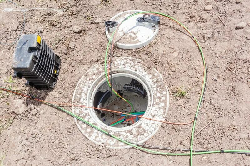 Соединение старого и нового. Internet Underground Cables pattern. Earthing Tape Underground installation British Standard.