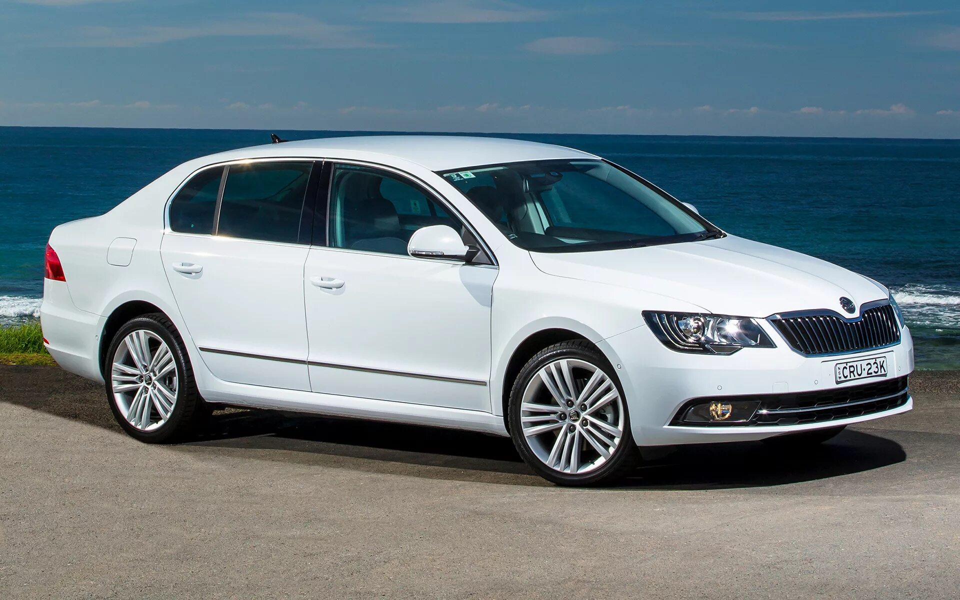 Объем шкода суперб. Шкода суперб. skoda superb b6. шкода superb 2014.
