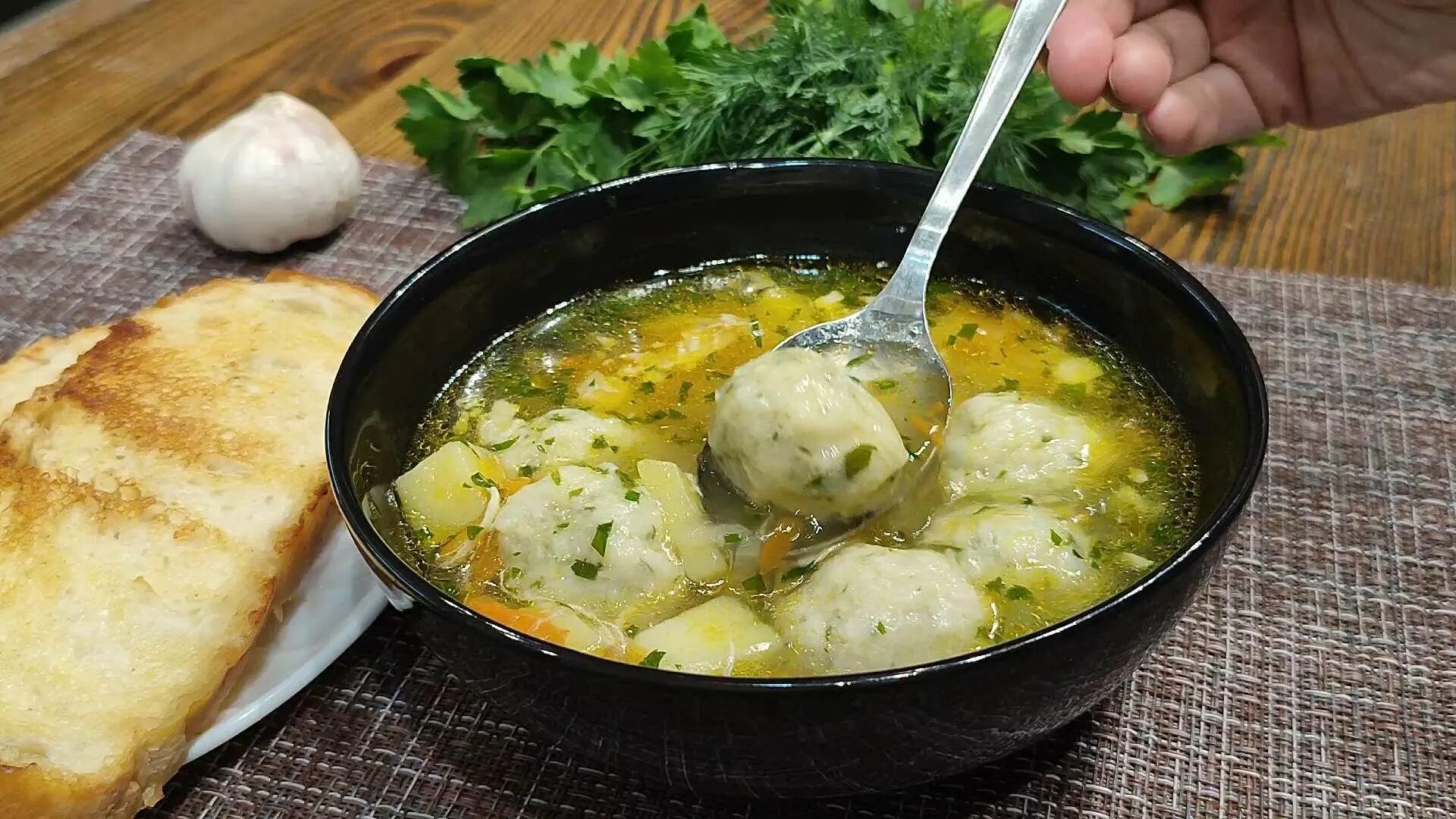 Шаров супы. Суп с сырными шариками и курицей. Суп цумар. Молехия суп. Ненецкий суп я.
