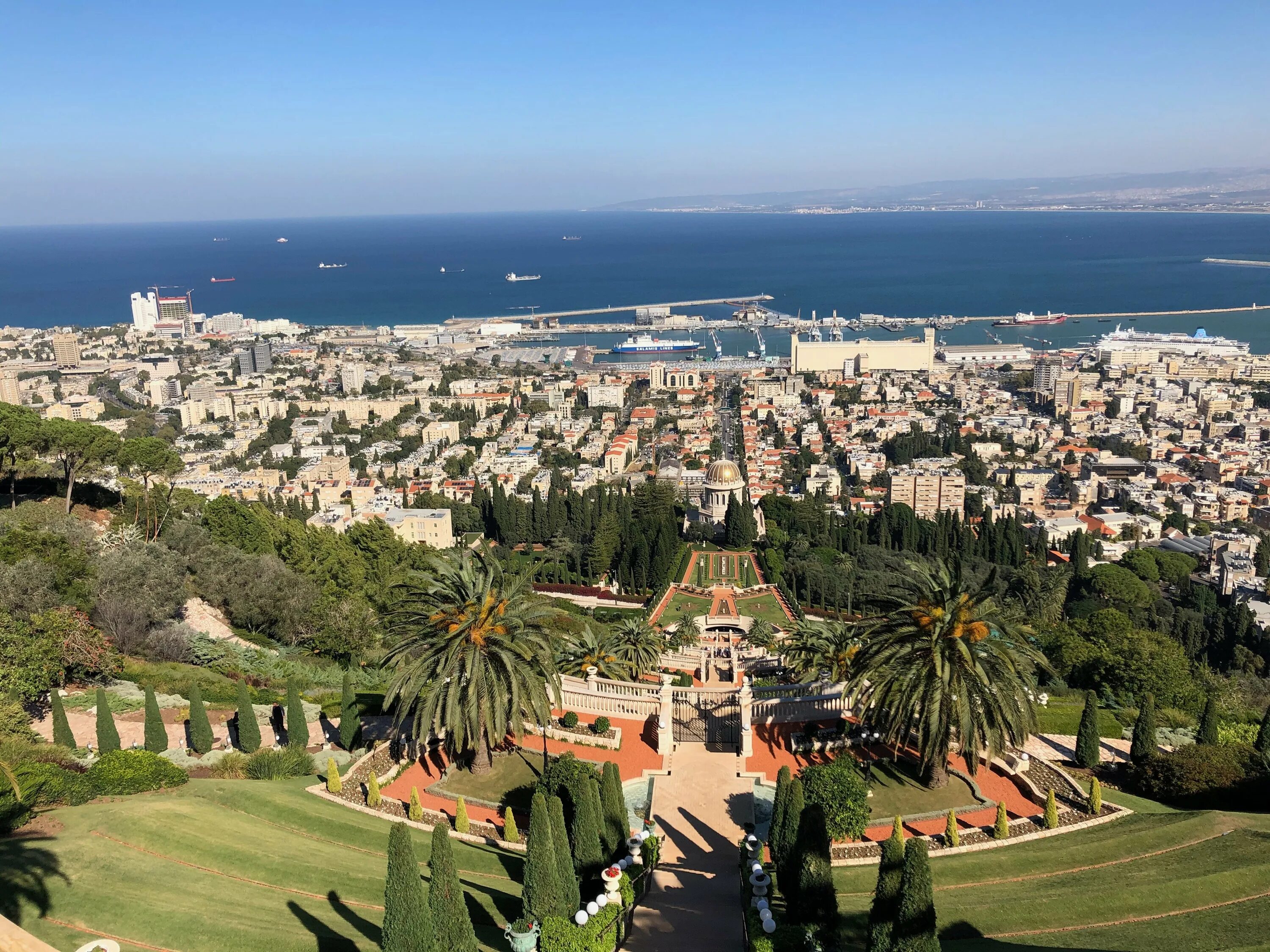 Работа в израиле для русских. Работа в хайфе. Храм бахаи в хайфе. Работа в хайфе. Район кармель хайфа.